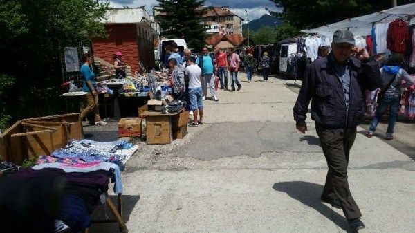 Târgul săptămânal se mută în incinta stadionului Jiul