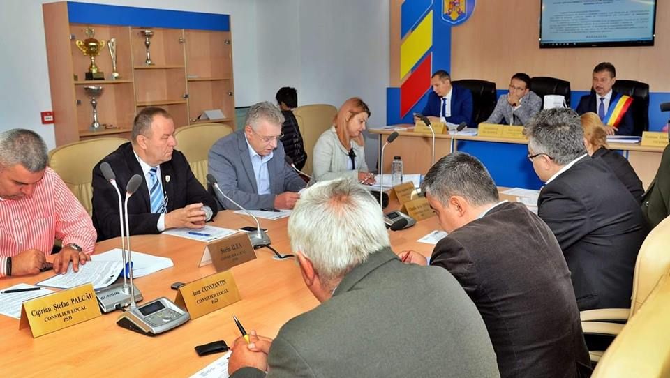 Problema ridicării deşeurilor din zona Brad, dezbătută din nou