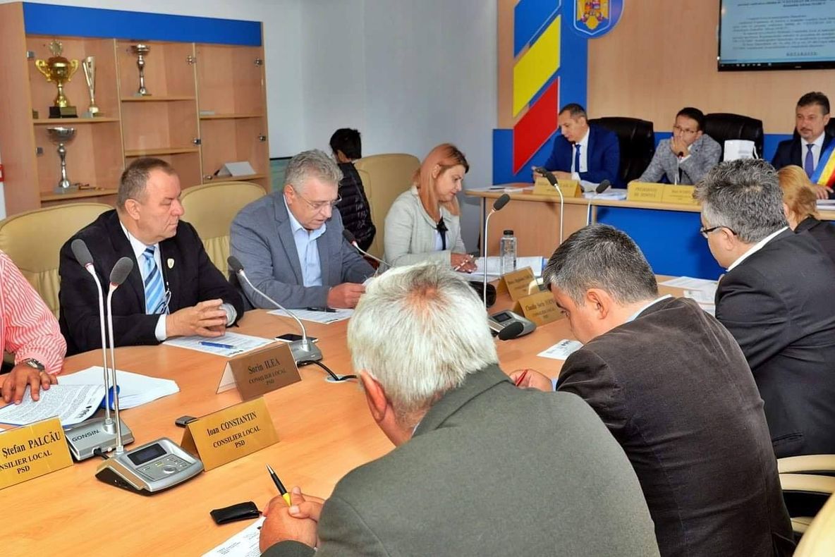 Ședință festivă a CL Hunedoara. Plachetă memorială, dezvelită