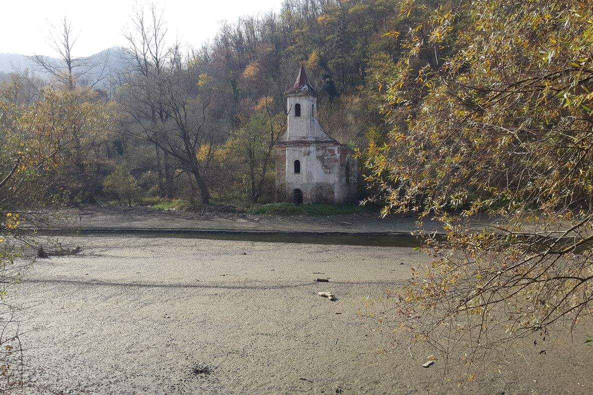 Lacul Cinciş, de lângă Hunedoara, a secat. Nu mai are „coadă”