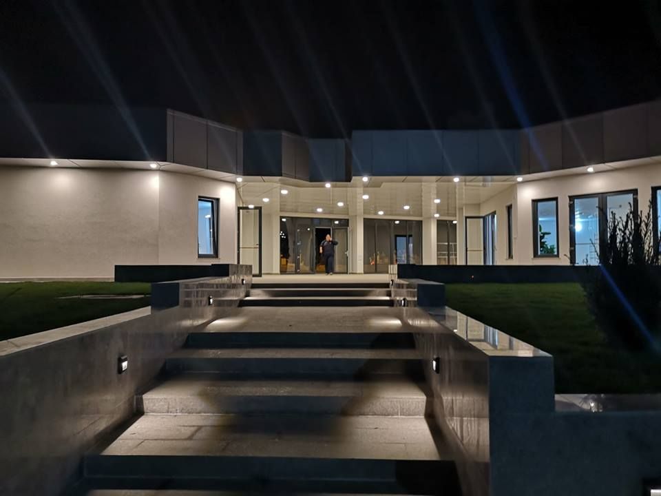 FOTO| Casă mortuară de lux la Orăștie. Recepția a fost făcută de „Ziua Morților”