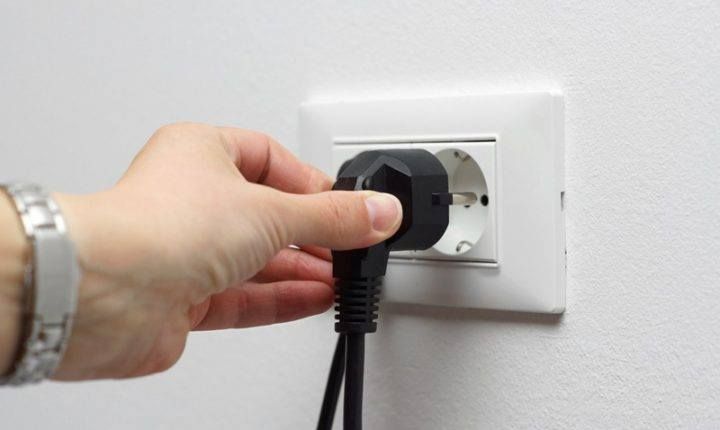 Locuitorii din Orăştie încă resimt efectele incendiului puternic din septembrie. Sunt anunţate noi posibile întreruperi de curent