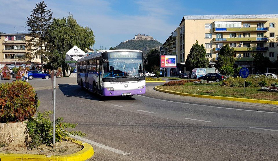Autobuzele locale din Deva circulă după un alt program, astăzi şi mâine