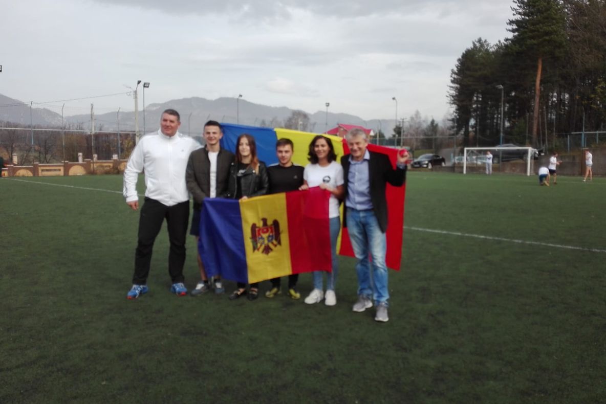 Studenții basarabeni și cei români s-au "duelat" la cupa Prieteniei la fotbal
