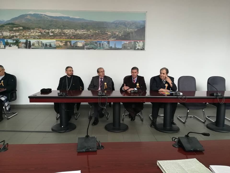 Masă rotundă despre Unirea de la 1918. Petroșănenii au dezbătut cel mai important eveniment istoric al secolului