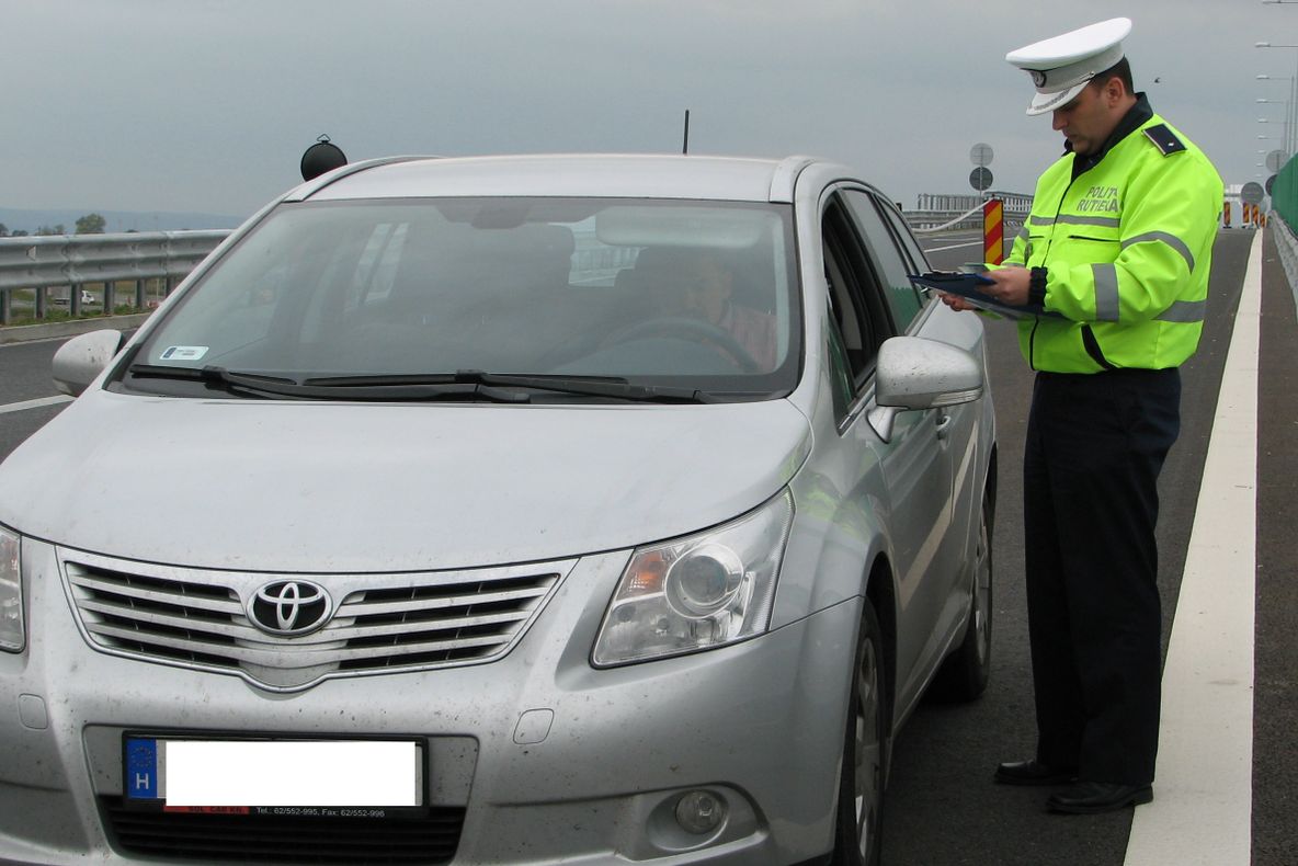 „Ziua Naţională a României”: Peste 300 de poliţişti hunedoreni, de veghe