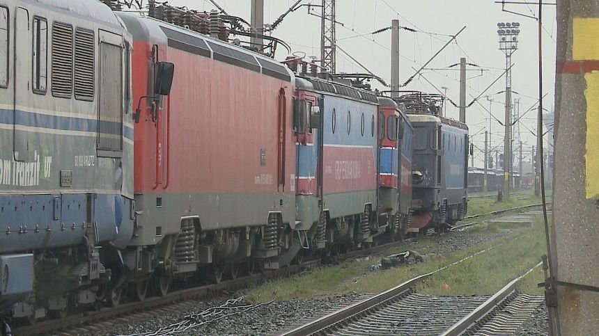 UPDATE| Traficul feroviar, întrerupt între Simeria şi Petroşani. O locomotivă s-a defectat