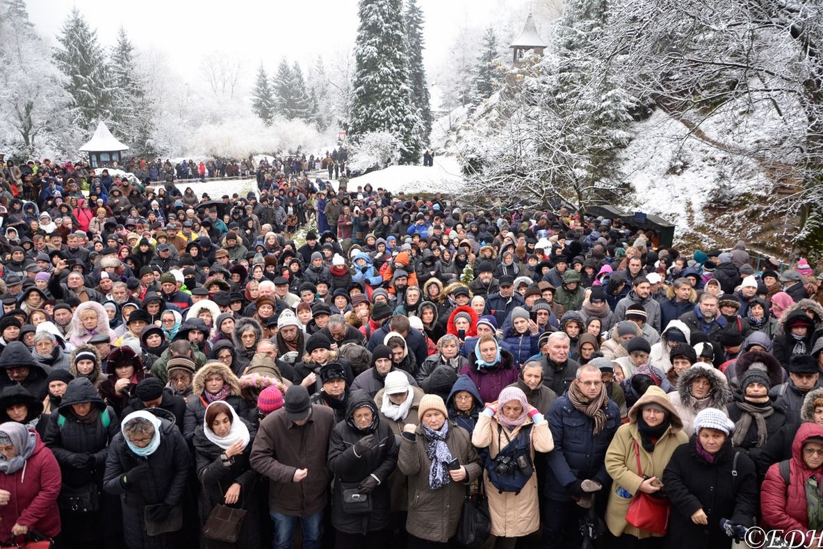 Moartea părintelui Arsenie Boca, comemorată la Mănăstirea Prislop din Țara Hațegului