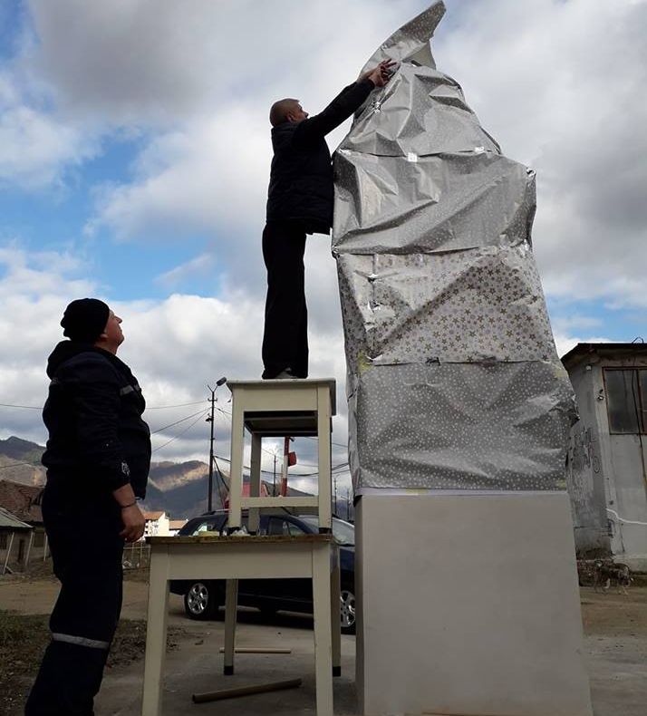 VIDEO. Un muzeu unic în România a fost deschis la Petrila. Dezvelirea statuii salvatorului miner a avut simboluri specifice
