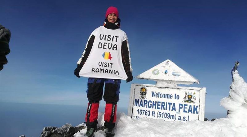 Centenarul Marii Uniri, sărbătorit de doi deveni pe cel mai înalt vârf din Uganda