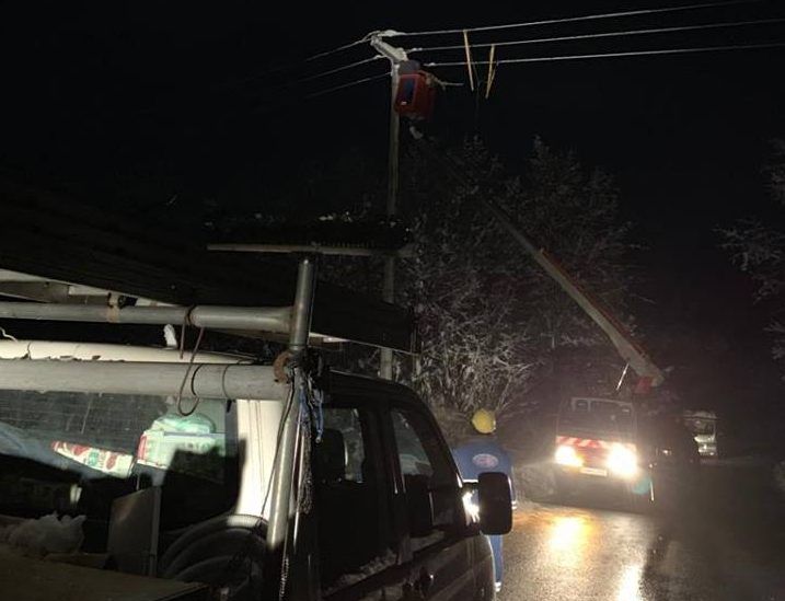 Avariile la reţeaua de electricitate, produse de vremea rea, au fost remediate