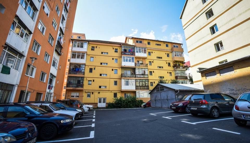 Președinții asociațiilor de proprietari din Deva, convocați la primărie în problema locurilor de parcare
