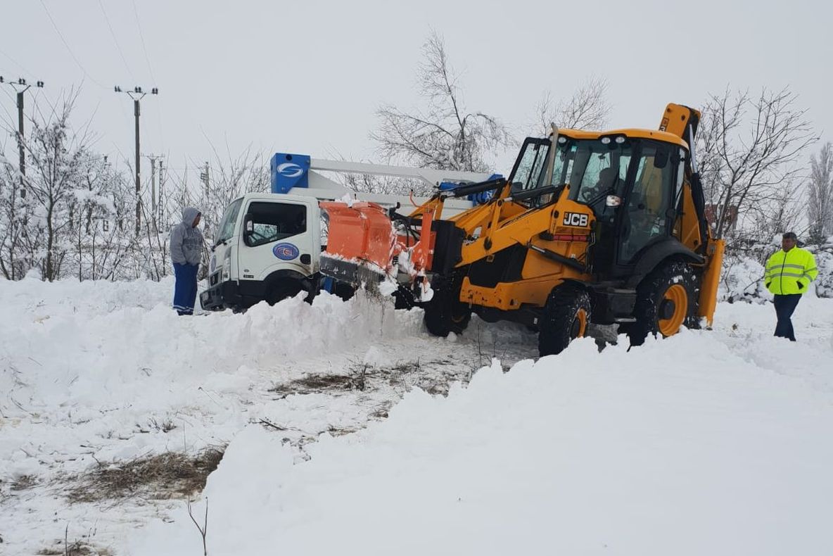 24 de localități ale județului, tot fără curent electric, din pricina ninsorii