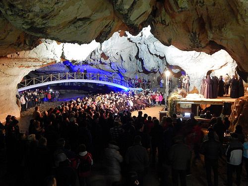 Concert de Crăciun în Peștera Bolii