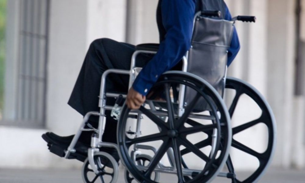 Asistenții personali ai persoanelor cu handicap vor fi perfecționați