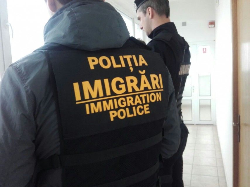 Familie de marocani, obligată de polițiștii de la „Imigrări” să părăsească România în două săptămâni