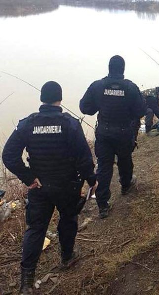 Amendat cu 4.000 de lei, de jandarmii hunedoreni, după ce a deversat borhot în Crişul Alb