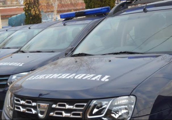 „Cadou” de la Moş Crăciun pentru jandarmii hunedoreni: cinci maşini noi