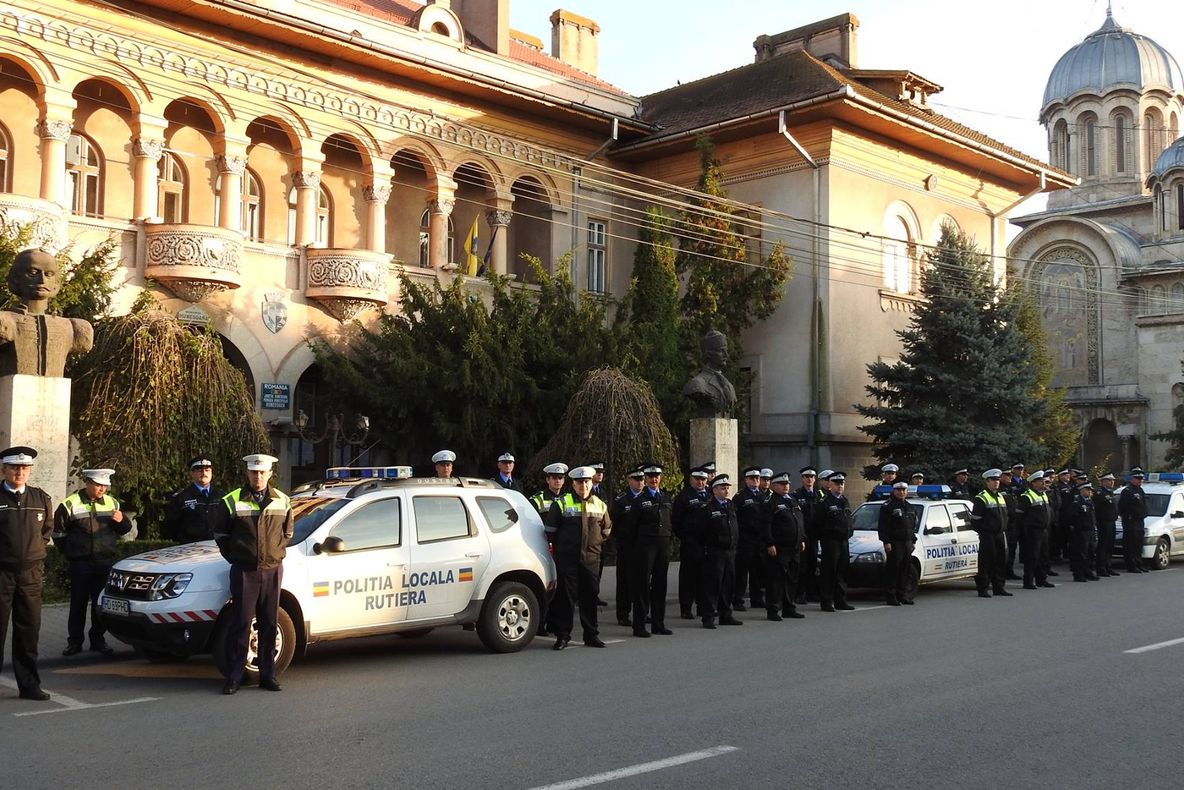 Normă de hrană pentru polițiștii locali din Lupeni