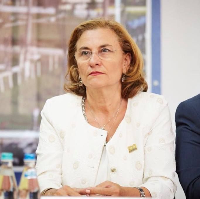 Europarlamentarul Maria Grapini, în conferință despre dezvoltarea turismului la Geoagiu- Băi