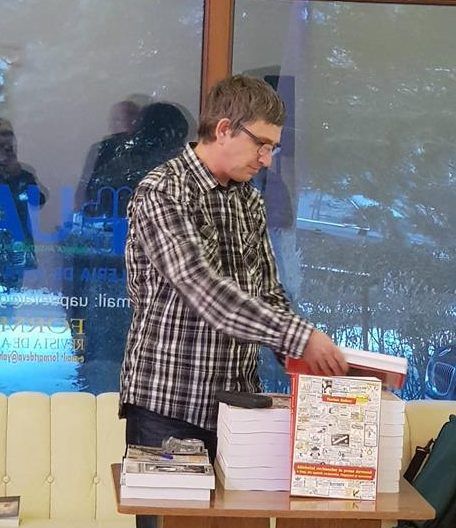 Lansare de carte: Jurnalistul Marian Boboc a scris "Alfabetul reclamelor în presa deveană"