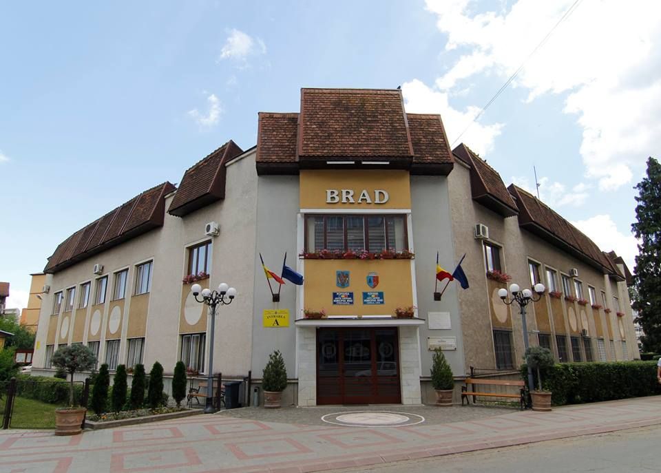 Brădenii își pot plăti, începând de astăzi, taxele și impozitele locale