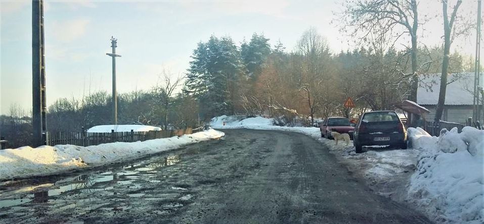 FOTO| DN 76 Deva -Oradea, în zona Vârfurile, arată ca după bombardament