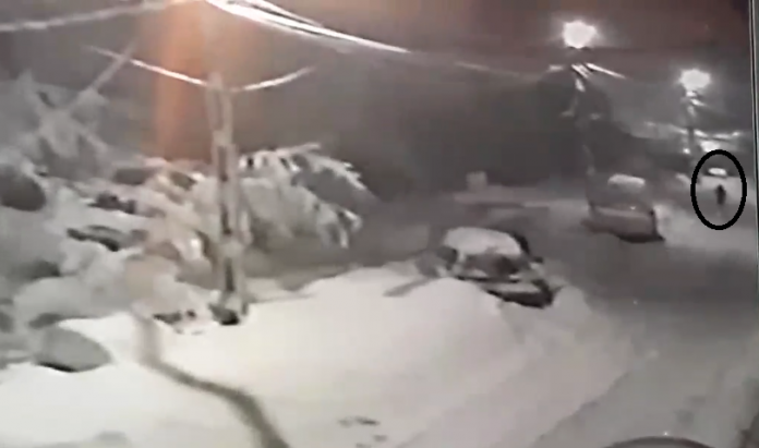 O casă din Petrila s-a prăbușit sub greutatea zăpezii