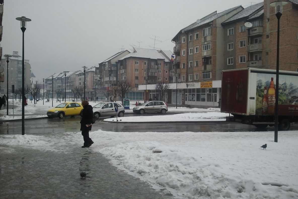 Investiție de peste 17 milioane de lei, "transformată" în patinoar în perioada iernii