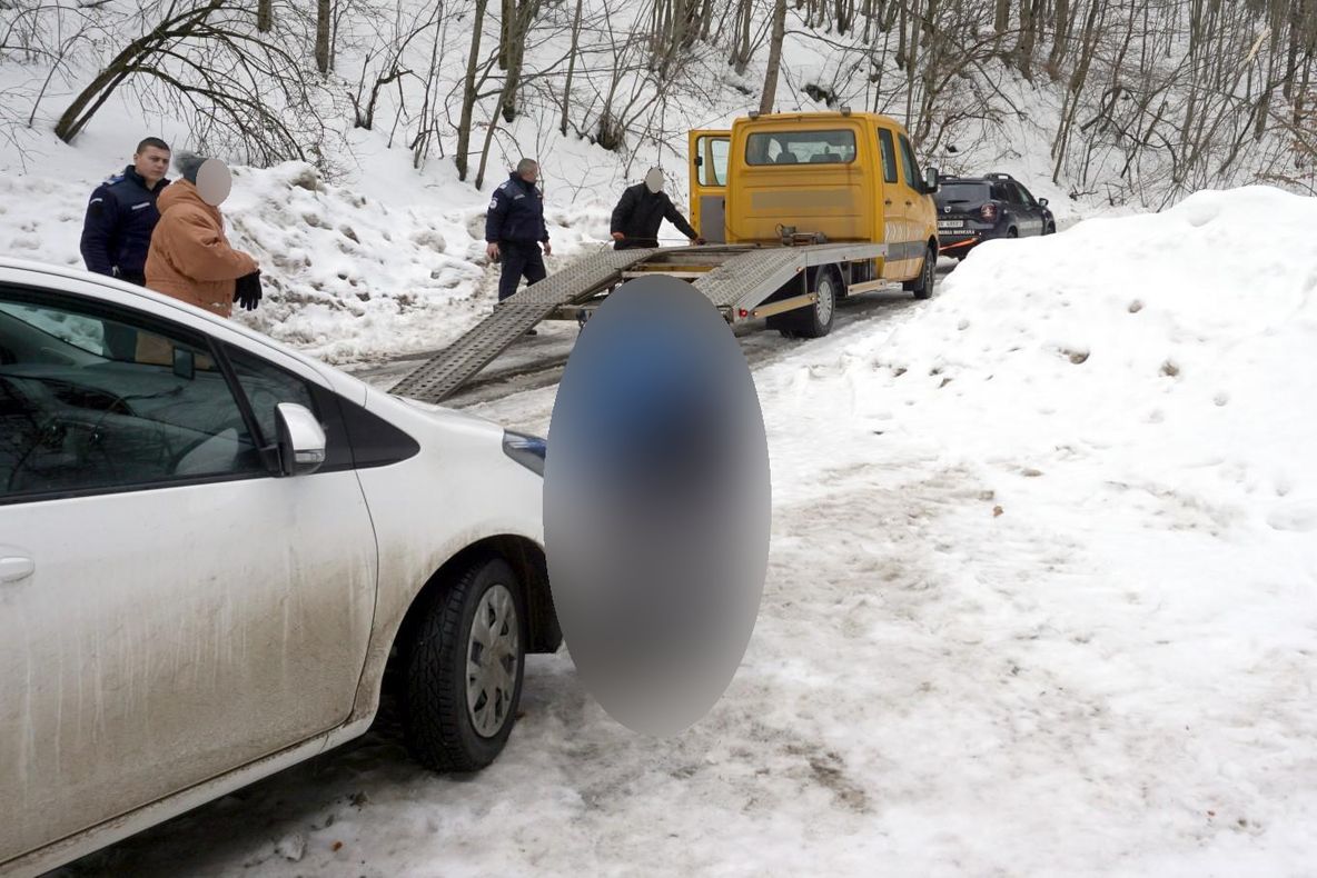 Mașina unui preot neamț, rămasă în pană lângă Sarmizegetusa Regia. SCRISOARE de mulțumire pentru jandarmii montani