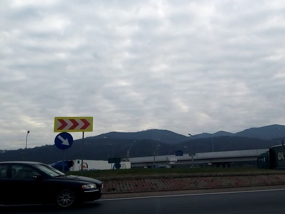 Valori ridicate de trafic pe autostrada A1 Sibiu- Deva. Coloană de mașini la nodul de la Șoimuș