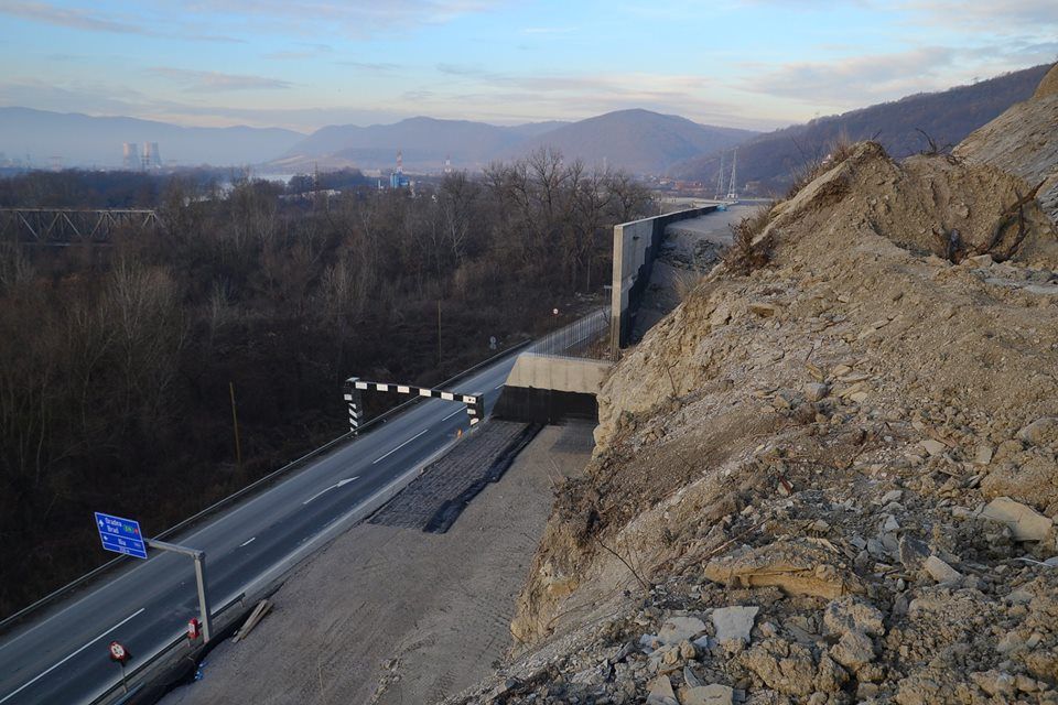 Cinci luni de restricţii pe DN 76, între Şoimuş şi Bejan. Se lucrează la lotul 4 al A1
