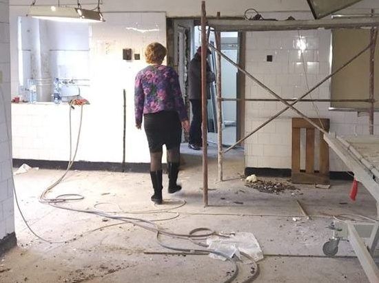 FOTO| „Șantier” la spitalul din Orăștie. Se lucrează pe mai multe fronturi