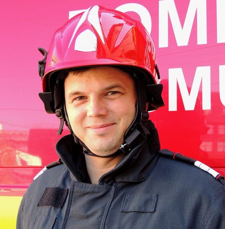 „Pompierul de onoare al anului”- Mircea Crihan. Pentru el, salvarea de vieți nu este o meserie, ci o vocație