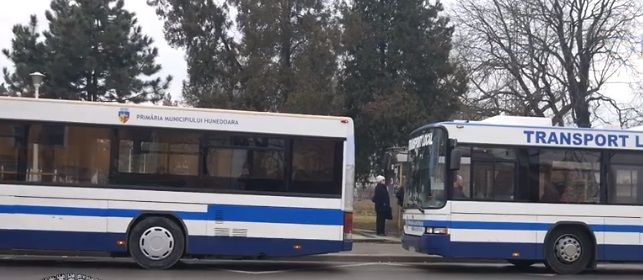 Noile autobuze cumpărate de societatea de transport public din Hunedoara, puse în circulaţie