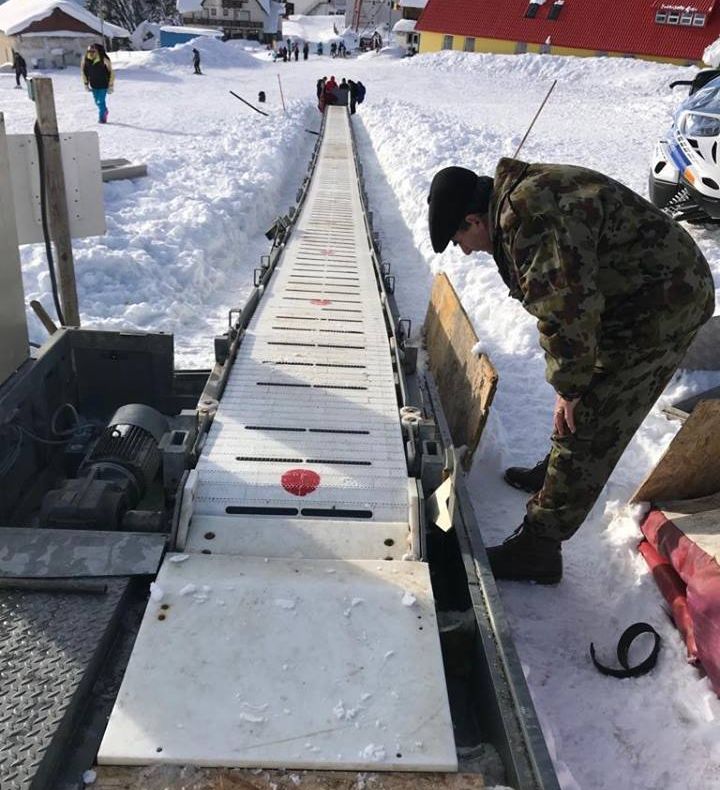 VIDEO: Banda transportoare din Parâng a fost pornită