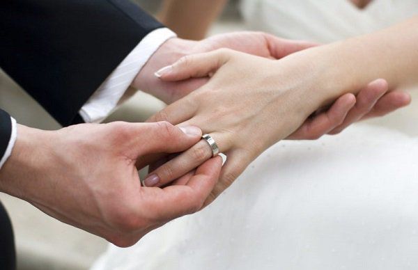 Două cupluri îşi unesc destinele, de „Valentine’s Day”, la Deva