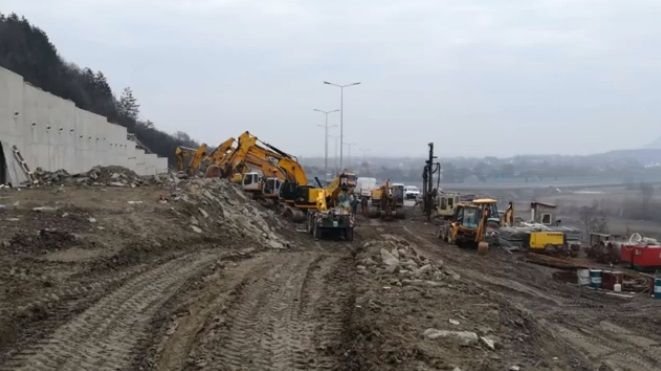 Muncitorii au revenit pe lotul 4 al autostrăzii A1 Lugoj-Deva