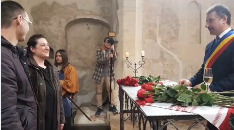 DRAGOBETE. S-au căsătorit „de probă” la Castelul Corvinilor