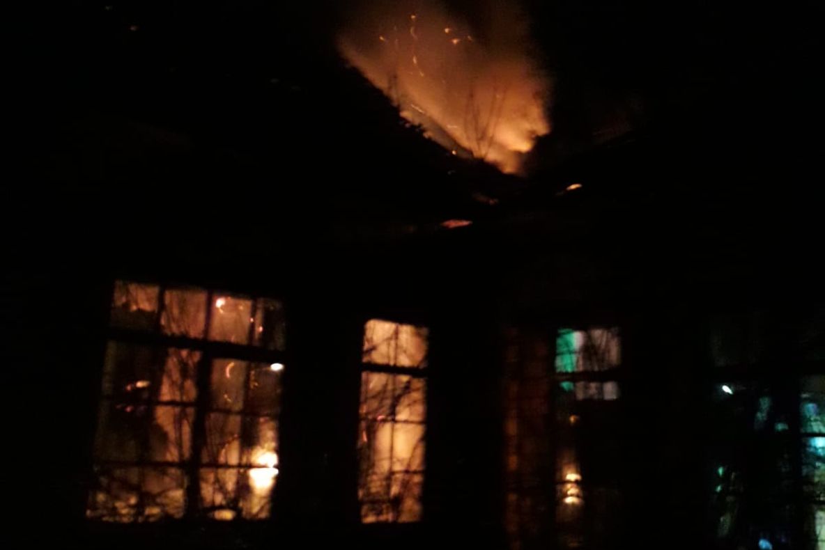 FOTO: Incendiu violent în Baia de Criș