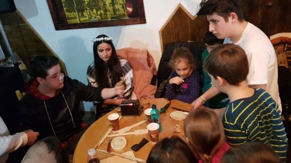 Ateliere de creație cu și despre momârlani