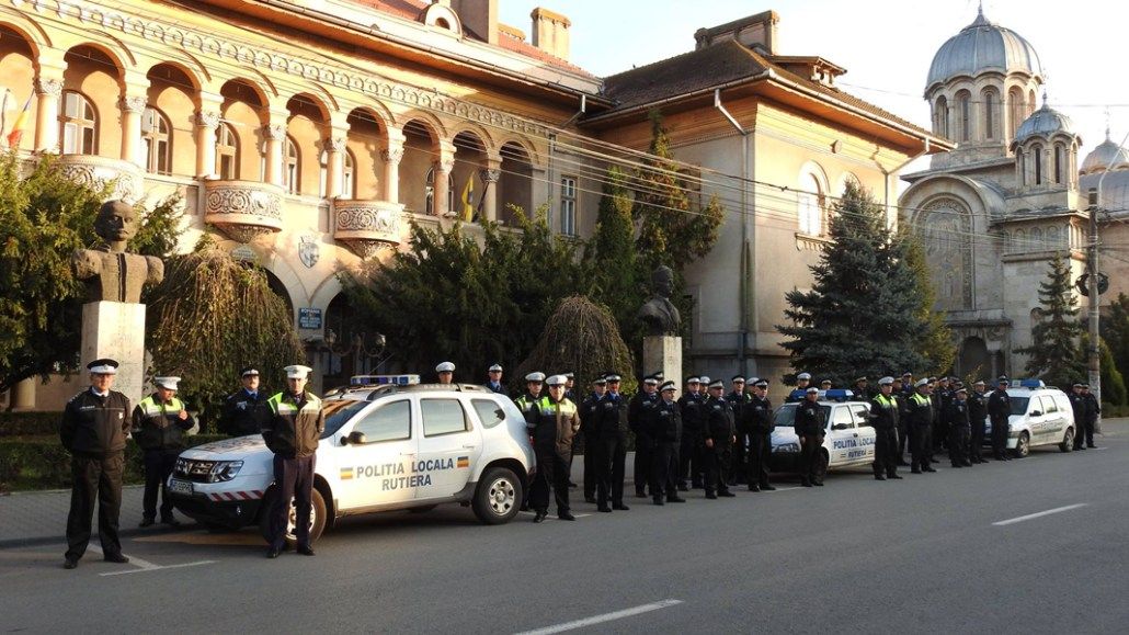 Poliţiştii locali din Hunedoara au împărţit amenzi de aproape 206.000 de lei, în ianuarie