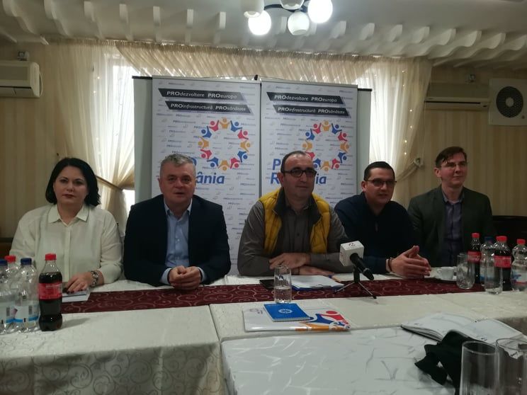 Pro România și-a prezentat echipa din Valea Jiului