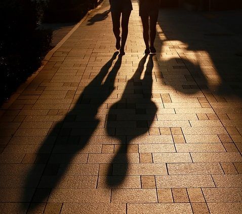 Hoţul care a tâlhărit un călător în tren, între Deva şi Simeria, a mai dat o „lovitură” la adăpostul nopţii