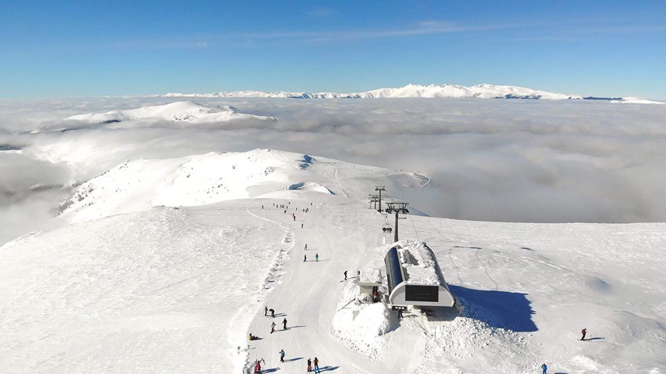 30 de kilometri de pârtii de schi îi așteaptă pe turiștii care aleg Straja