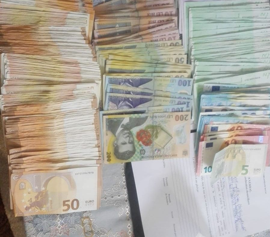 Fântâna muzicală din centrul Devei, pornită de probă. Aceasta va fi repusă în funcțiune de săptămâna viitoare