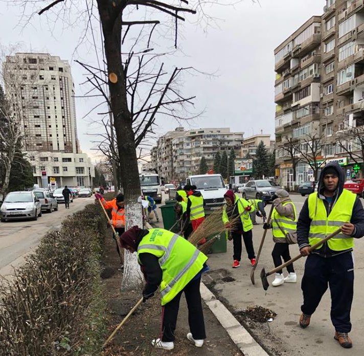 „Nu parcați mașinile!”. A început campania de curățenie pe Bulevardul Decebal din Deva