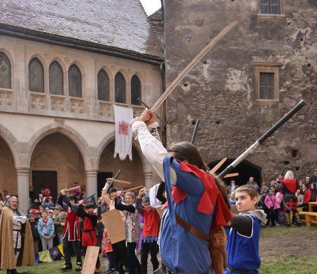 Se caută „cavaleri de Hunedoara”. Doritorii, așteptați la Castelul Corvinilor