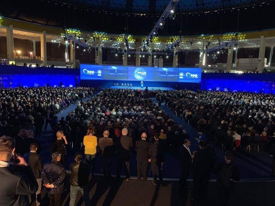 Liberali hunedoreni, prezenți la Summitul PPE de la București. Iohannis și Weber, invitați