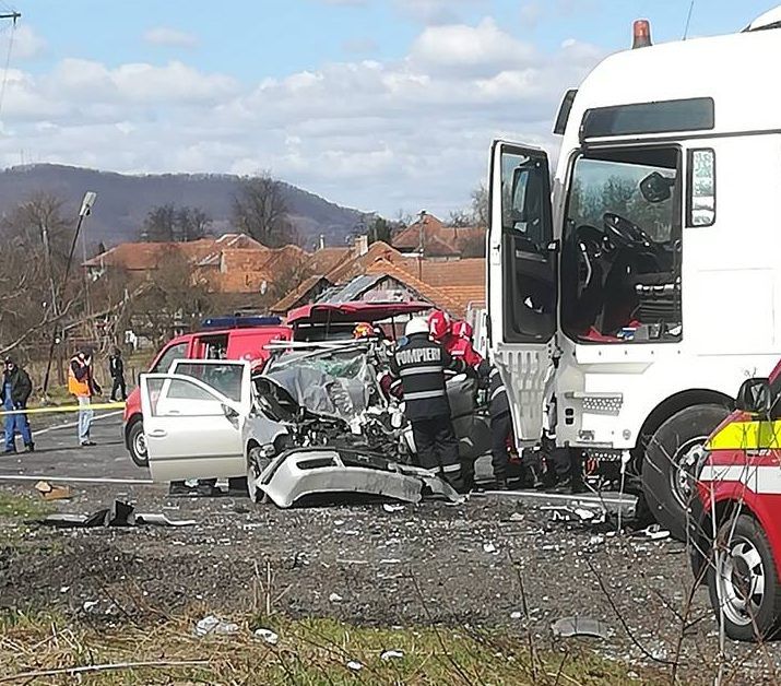 Imagini de groază pe DN 7. Un bărbat a murit într-un accident petrecut între Zam și Burjuc
